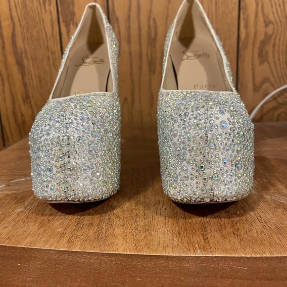 Christian Louboutin Embellished Daffodil Pumps Made in Italy-Size 39 - Picture 6 of 15